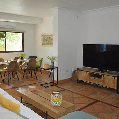 Privada Con Piscina En מארבלה