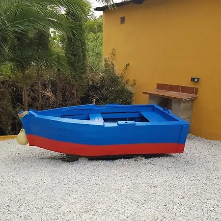 Privada Con Piscina En בית נופש *